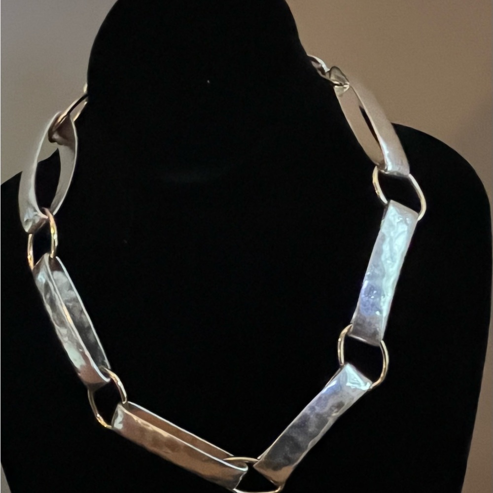 Silver and gold oblong shaped solid necklace - Picture 2 of 3